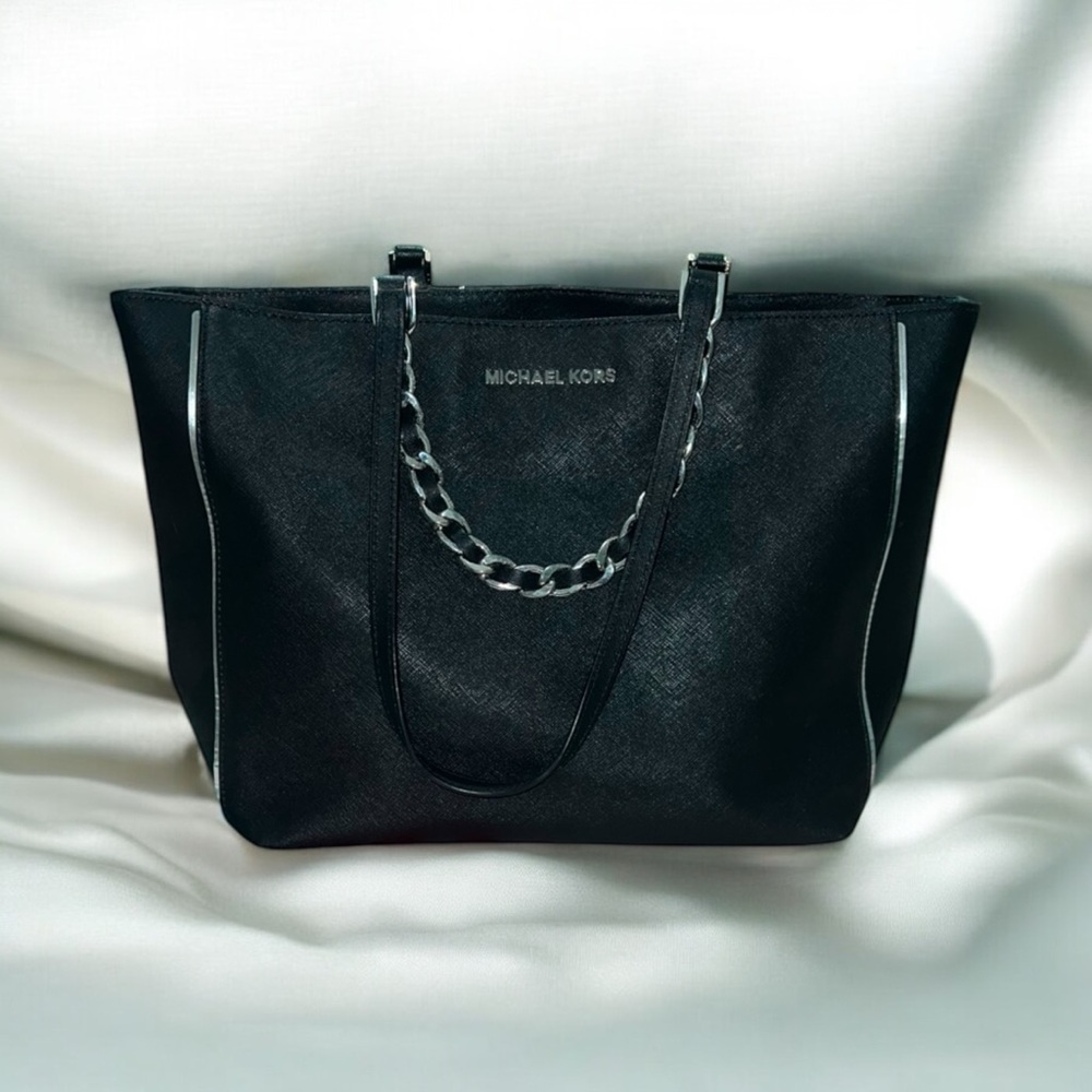 Micheal Kors Leather Handbag